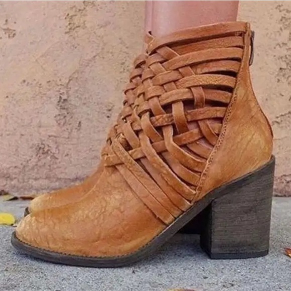 Free People Brown Suede Carrera Ankle Boots Sz 36 Y2K Momcore - Picture 1 of 13